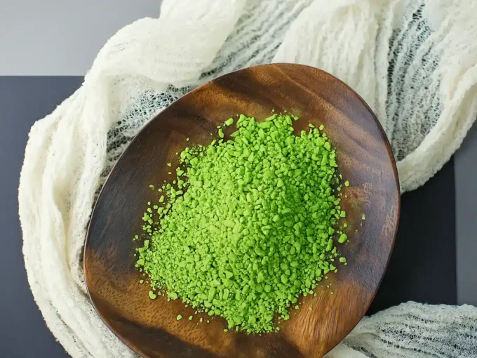 A simple green tea salt blend made with matcha powder and sea salt.